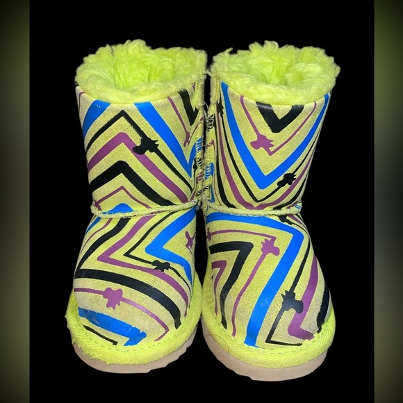 UGG Australia Toddler Bailey Bow II Galactic Print  Boots  Size 6 - Picture 4 of 8